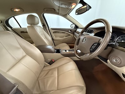 Lot 18 - 2006 Jaguar S Type