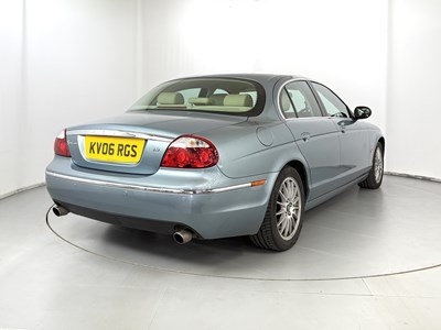 Lot 18 - 2006 Jaguar S Type