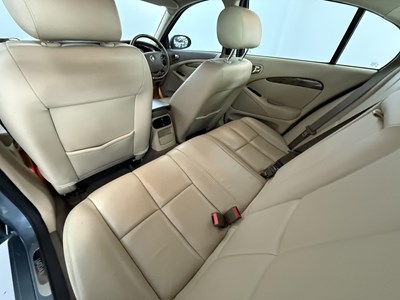 Lot 18 - 2006 Jaguar S Type