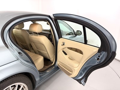 Lot 18 - 2006 Jaguar S Type
