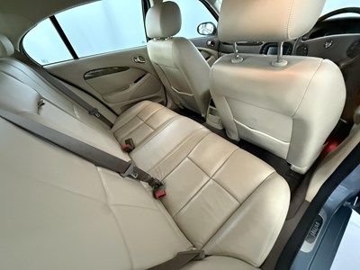 Lot 18 - 2006 Jaguar S Type