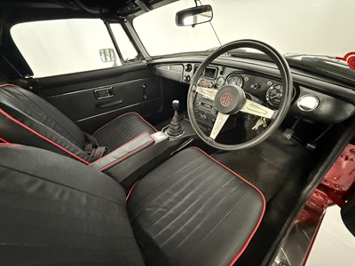 Lot 114 - 1975 MG B Roadster