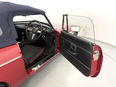 Lot 114 - 1975 MG B Roadster