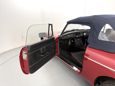 Lot 114 - 1975 MG B Roadster