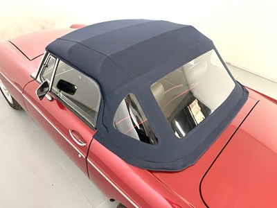 Lot 114 - 1975 MG B Roadster