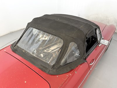 Lot 16 - 1972 MG B Roadster