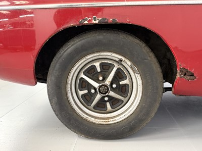 Lot 16 - 1972 MG B Roadster