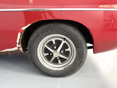 Lot 16 - 1972 MG B Roadster