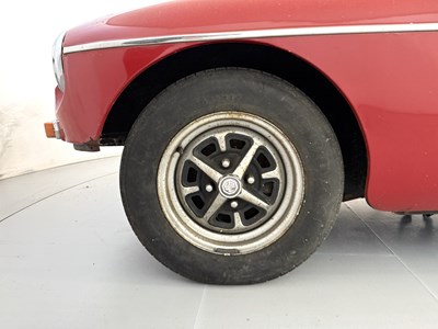 Lot 16 - 1972 MG B Roadster