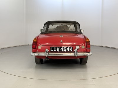 Lot 16 - 1972 MG B Roadster