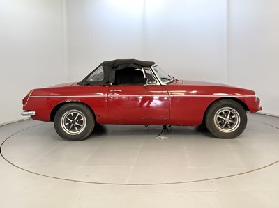 Lot 16 - 1972 MG B Roadster