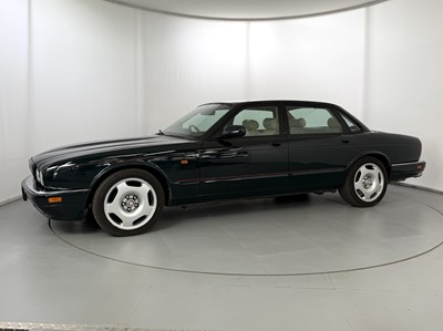 Lot 25 - 1995 Jaguar XJR