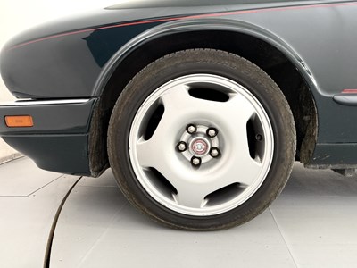 Lot 25 - 1995 Jaguar XJR