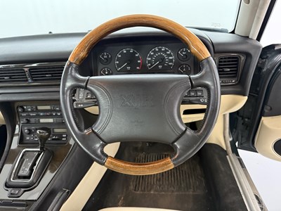 Lot 25 - 1995 Jaguar XJR