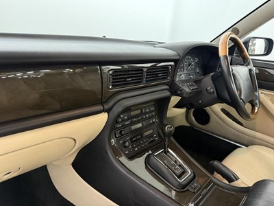 Lot 25 - 1995 Jaguar XJR