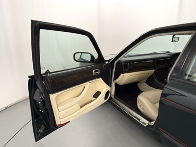 Lot 25 - 1995 Jaguar XJR
