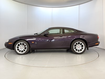 Lot 14 - 1998 Jaguar XKR