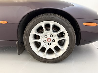 Lot 14 - 1998 Jaguar XKR