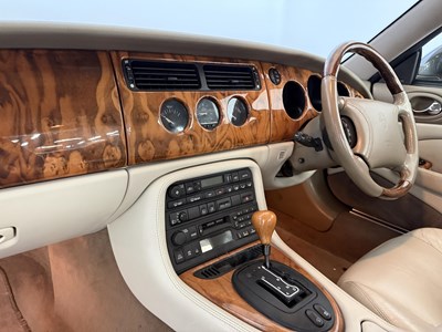 Lot 14 - 1998 Jaguar XKR