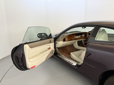 Lot 14 - 1998 Jaguar XKR