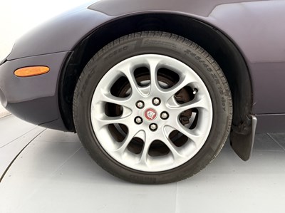 Lot 14 - 1998 Jaguar XKR