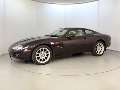 Lot 14 - 1998 Jaguar XKR