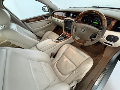 Lot 53 - 2003 Jaguar XJ8