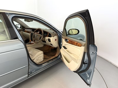 Lot 53 - 2003 Jaguar XJ8