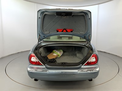 Lot 53 - 2003 Jaguar XJ8