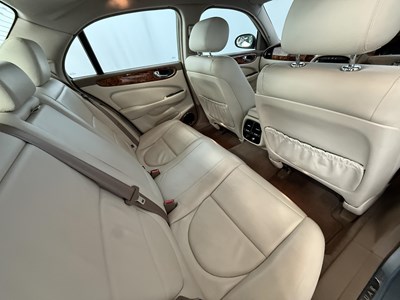 Lot 53 - 2003 Jaguar XJ8