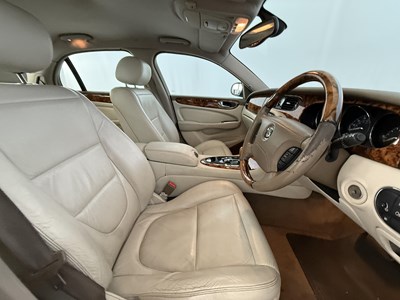 Lot 53 - 2003 Jaguar XJ8