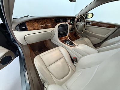 Lot 53 - 2003 Jaguar XJ8