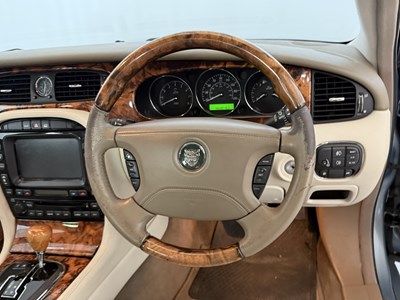 Lot 53 - 2003 Jaguar XJ8