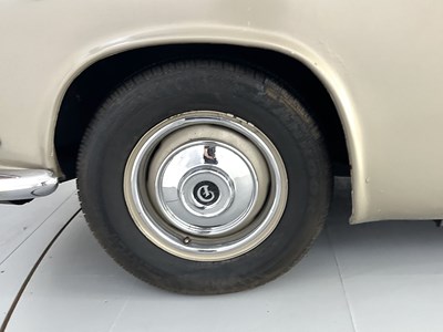 Lot 48 - 1968 Daimler Sovereign 4.2