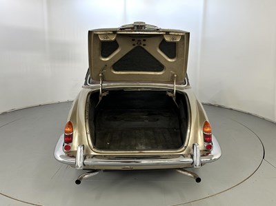 Lot 48 - 1968 Daimler Sovereign 4.2