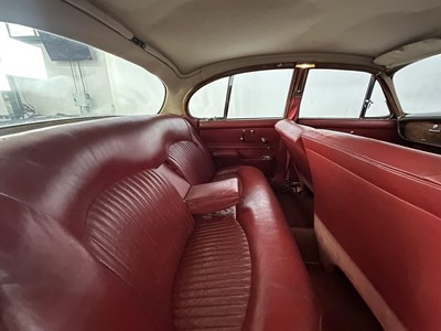 Lot 48 - 1968 Daimler Sovereign 4.2