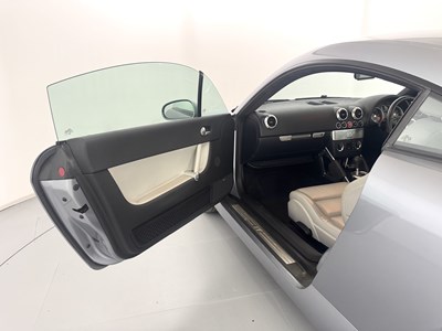Lot 36 - 2004 Audi TT 3.2