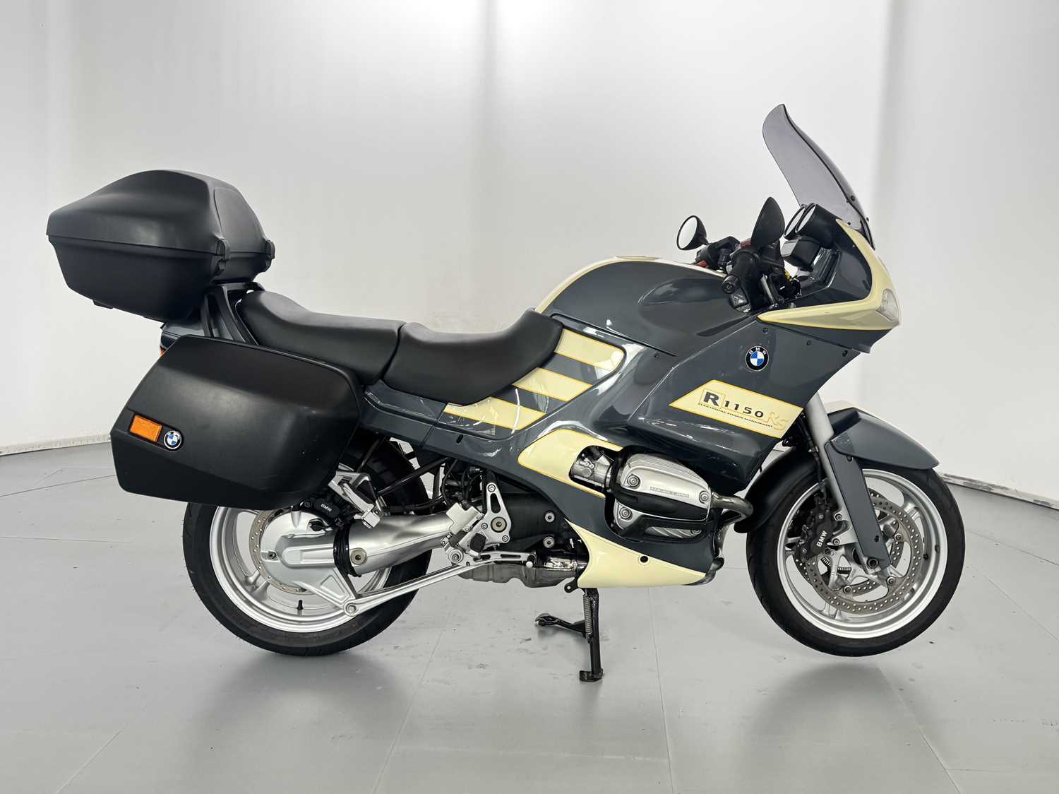 Lot 32 - 2002 BMW R1150 RS