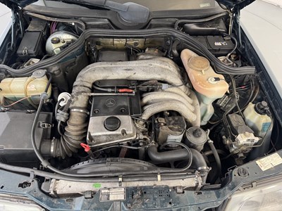 Lot 17 - 1996 Mercedes-Benz E300 D