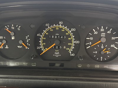 Lot 17 - 1996 Mercedes-Benz E300 D