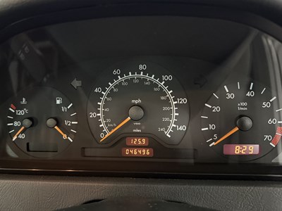 Lot 24 - 1997 Mercedes-Benz C200
