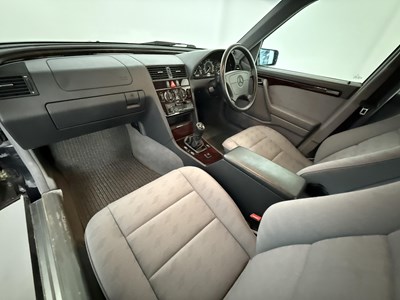 Lot 24 - 1997 Mercedes-Benz C200