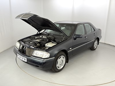 Lot 24 - 1997 Mercedes-Benz C200