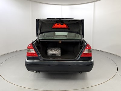 Lot 24 - 1997 Mercedes-Benz C200