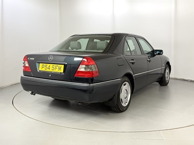 Lot 24 - 1997 Mercedes-Benz C200