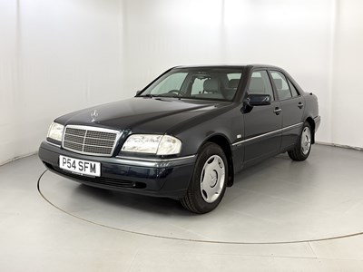 Lot 24 - 1997 Mercedes-Benz C200
