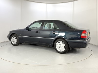 Lot 24 - 1997 Mercedes-Benz C200
