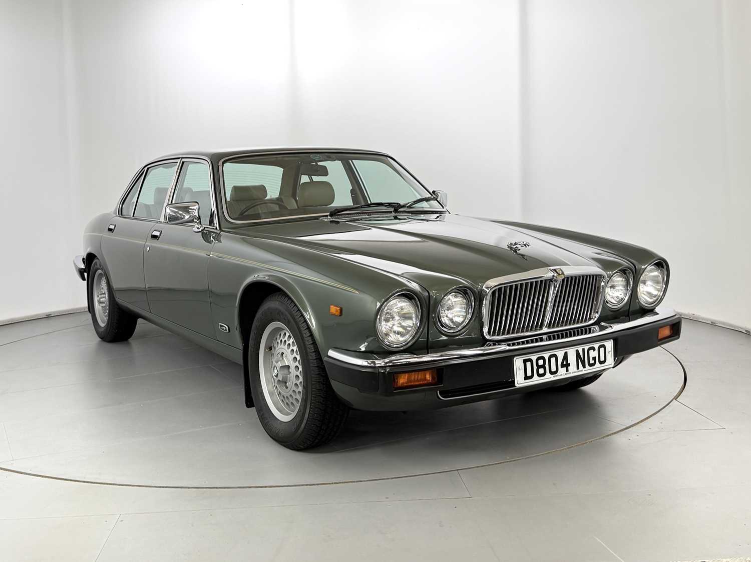 Lot 144 - 1986 Jaguar XJ6