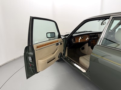 Lot 144 - 1986 Jaguar XJ6