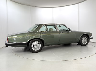 Lot 144 - 1986 Jaguar XJ6